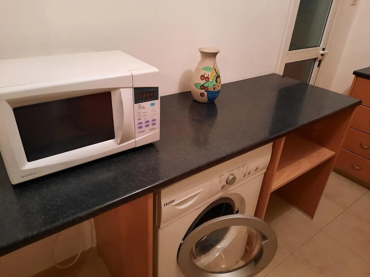 Large Apt 2 Bedrooms Sea View & 2 Balconies Larnaca