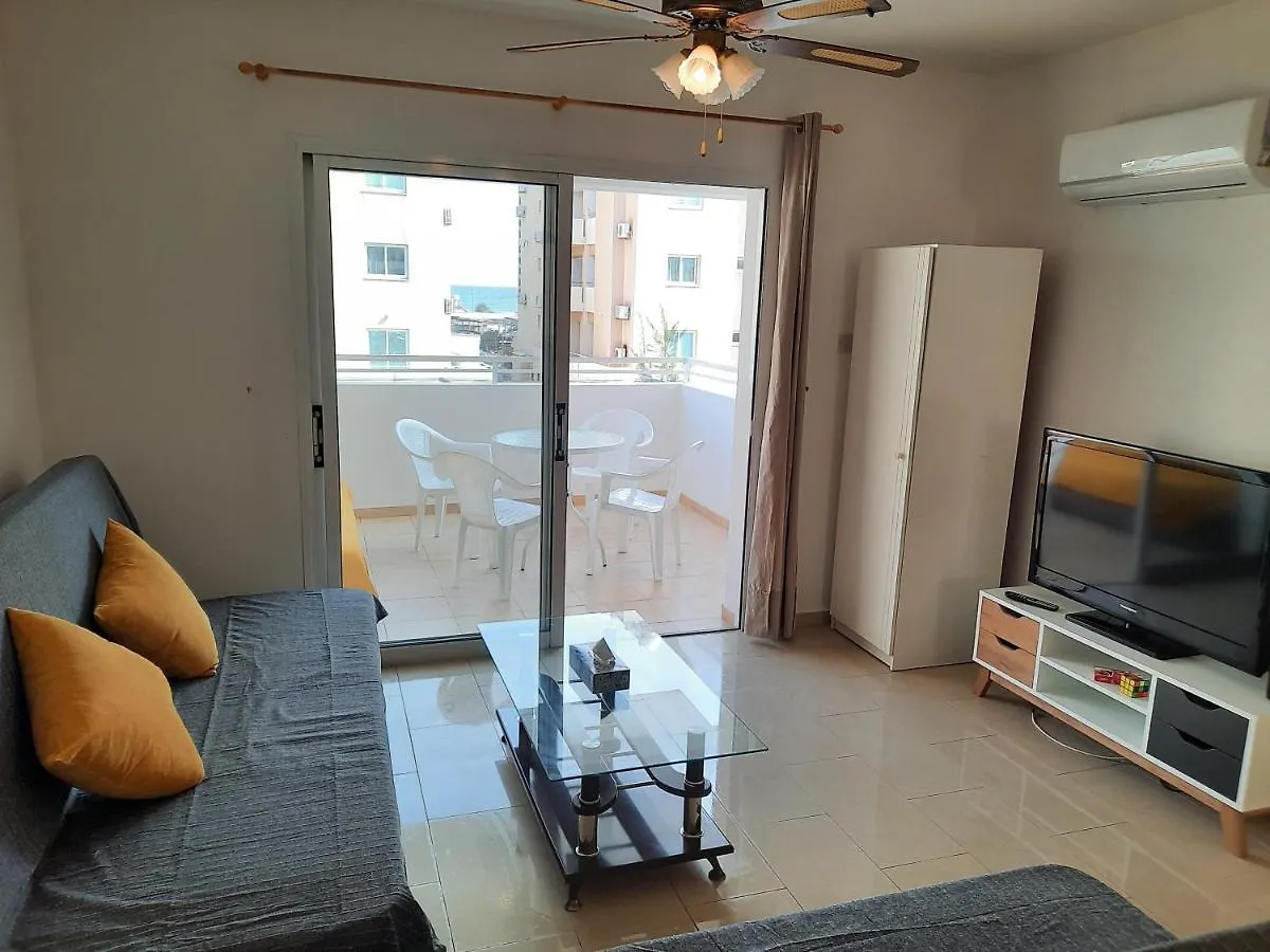 Apartment Large Apt 2 Bedrooms Sea View & 2 Balconies Larnaca