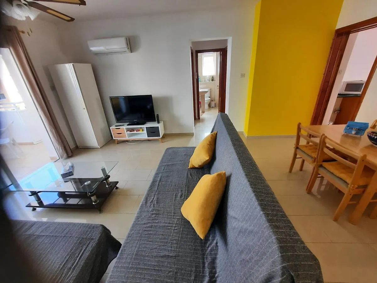 Apartment Large Apt 2 Bedrooms Sea View & 2 Balconies Larnaca